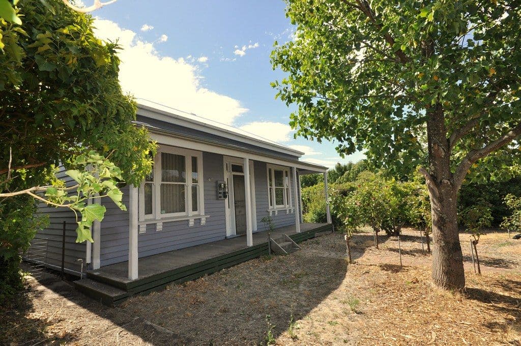 32 Lawrence Street, BEAUFORT VIC 3373, Beaufort - Image 1