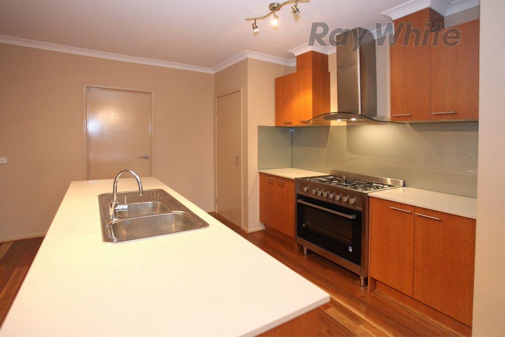 15 Ivory Avenue, POINT COOK VIC 3030, Point Cook - Thumbnail 3