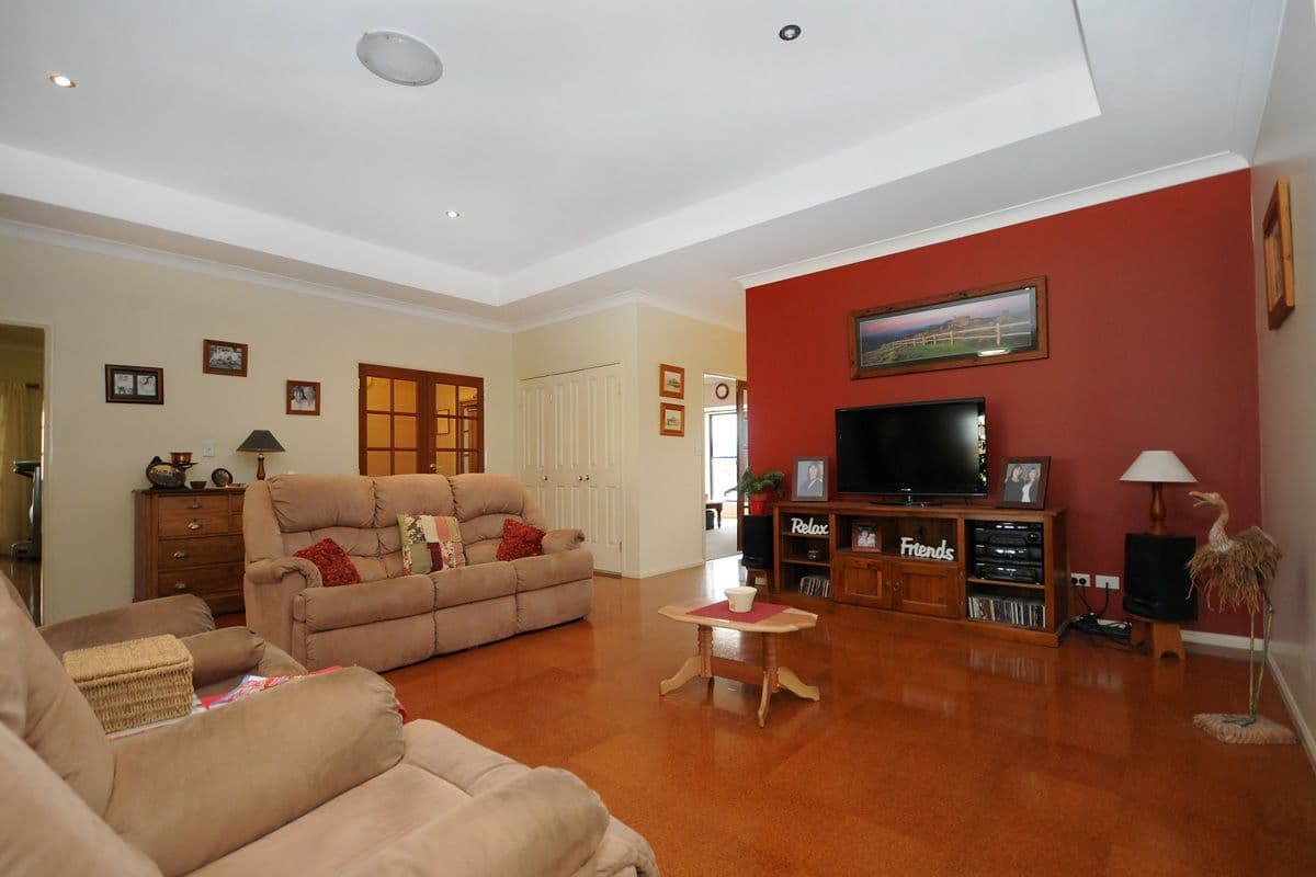 3 Andrews Court, HODGSON VALE QLD 4352, Hodgson Vale - Thumbnail 3