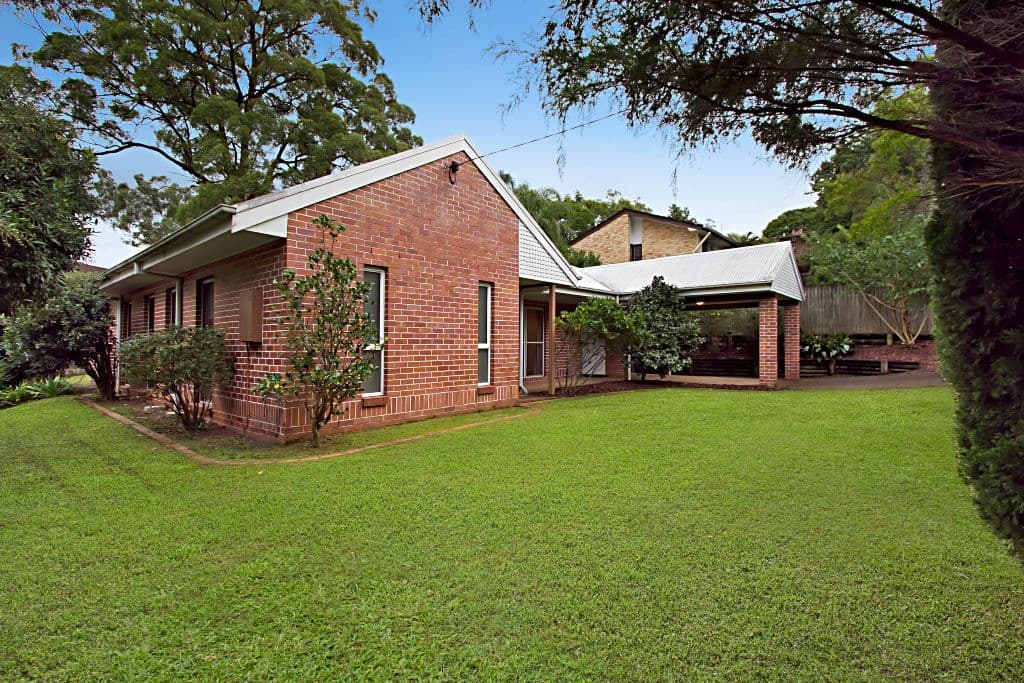 9 Halimah Street, CHAPEL HILL QLD 4069, Chapel Hill - Thumbnail 2