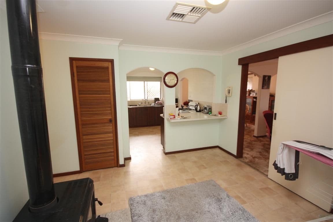 20 Dressler Way, GIRRAWHEEN WA 6064, Girrawheen - Thumbnail 7