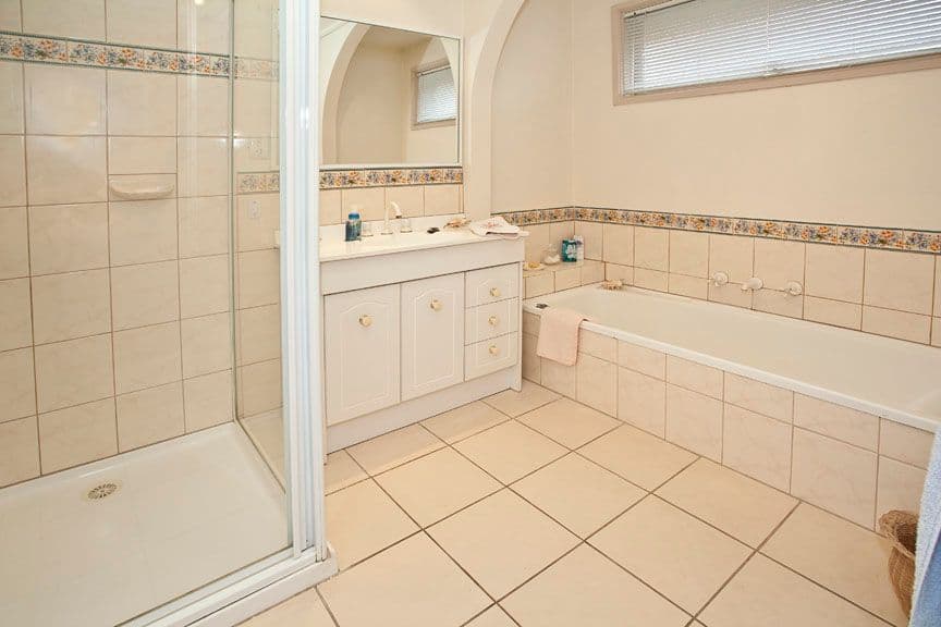 5 Pineview Close, WHEELERS HILL VIC 3150, Wheelers Hill - Thumbnail 8