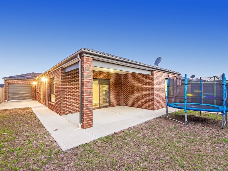15 Connor Drive, BURNSIDE HEIGHTS VIC 3023, Burnside Heights - Thumbnail 4