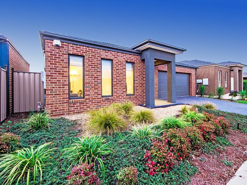 15 Connor Drive, BURNSIDE HEIGHTS VIC 3023, Burnside Heights - Thumbnail 3