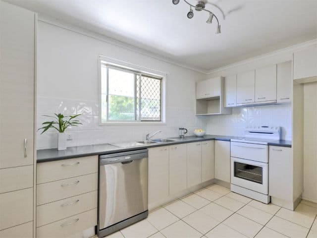 28 Webster Road, DECEPTION BAY QLD 4508, Deception Bay - Thumbnail 2