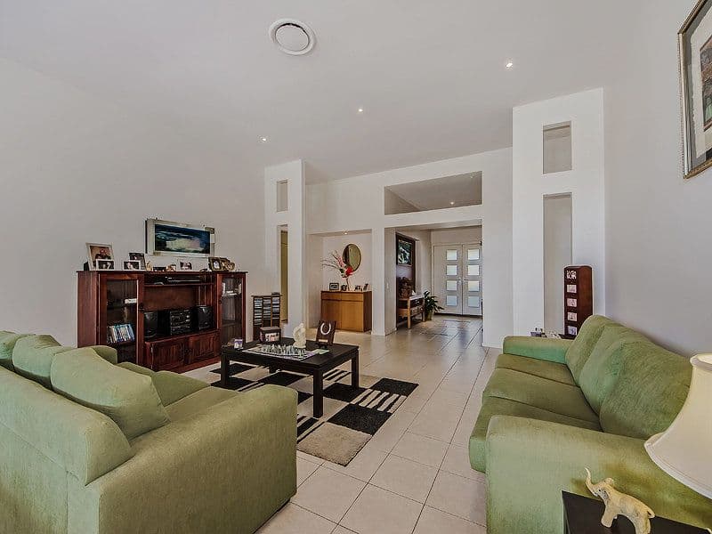4 Thames Place, OXENFORD QLD 4210, Oxenford - Thumbnail 7