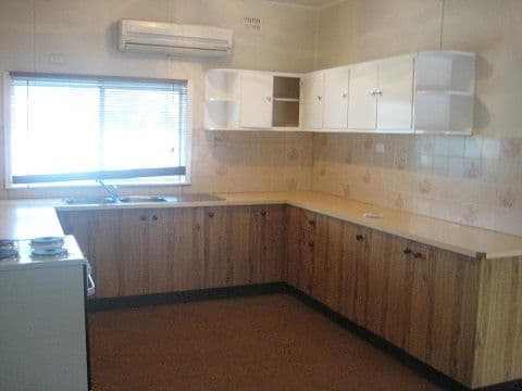 48 Yarran Street, COONAMBLE NSW 2829, Coonamble - Thumbnail 2