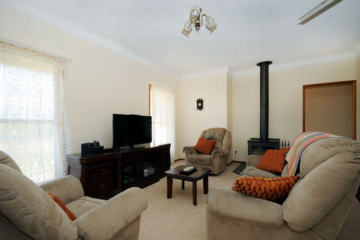5 Andrews Court, HODGSON VALE QLD 4352, Hodgson Vale - Thumbnail 2