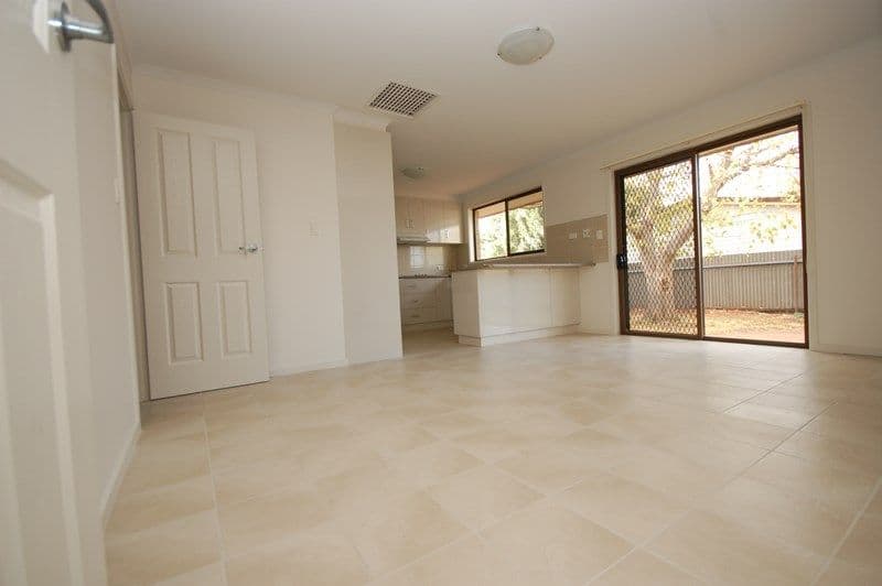 19 Burley Street, GRIFFITH NSW 2680, Griffith - Thumbnail 2