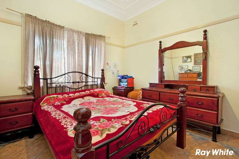 14 Locksley Road, BEXLEY NSW 2207, Bexley - Thumbnail 2