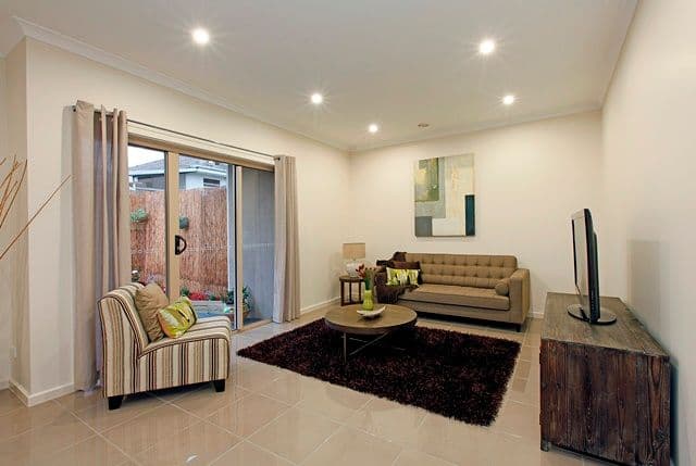 22 Evans Crescent, RESERVOIR VIC 3073, Reservoir - Thumbnail 2