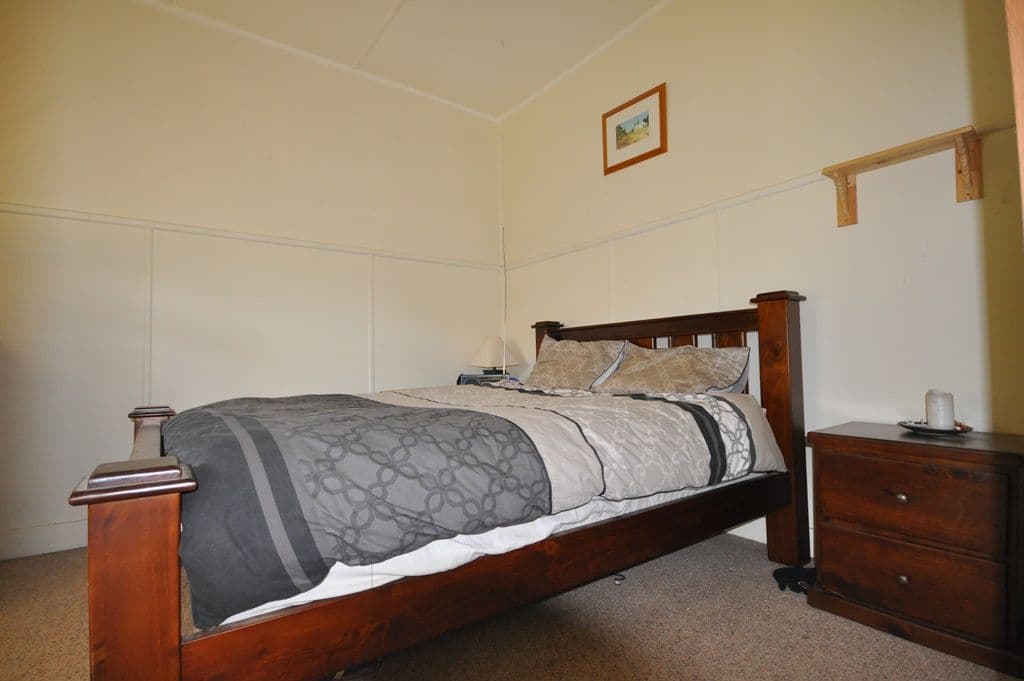 27 Angus Street, CLUNES VIC 3370, Clunes - Thumbnail 6