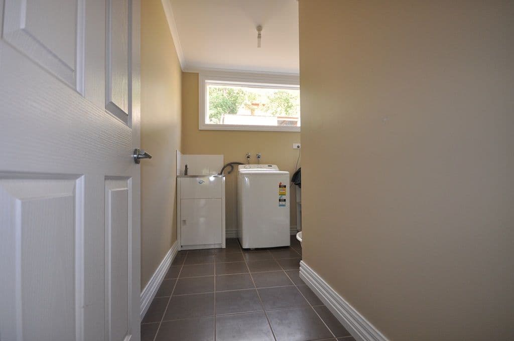 27 Angus Street, CLUNES VIC 3370, Clunes - Thumbnail 4