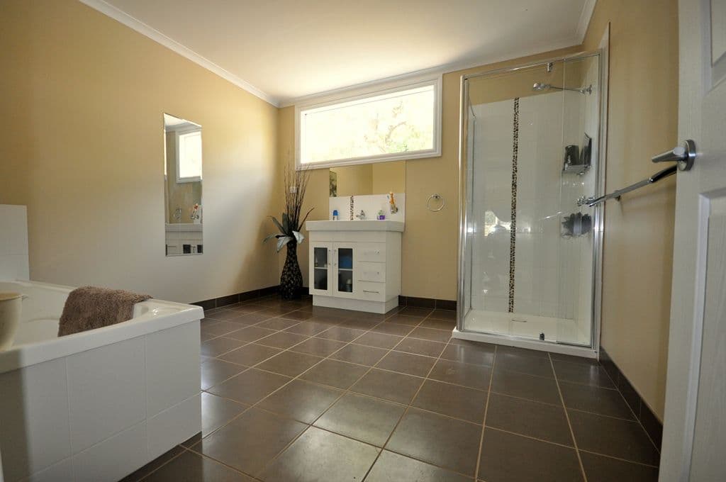 27 Angus Street, CLUNES VIC 3370, Clunes - Thumbnail 2