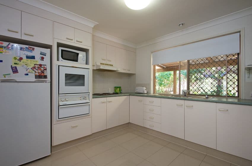 72 Usher Avenue, LABRADOR QLD 4215, Labrador - Thumbnail 4