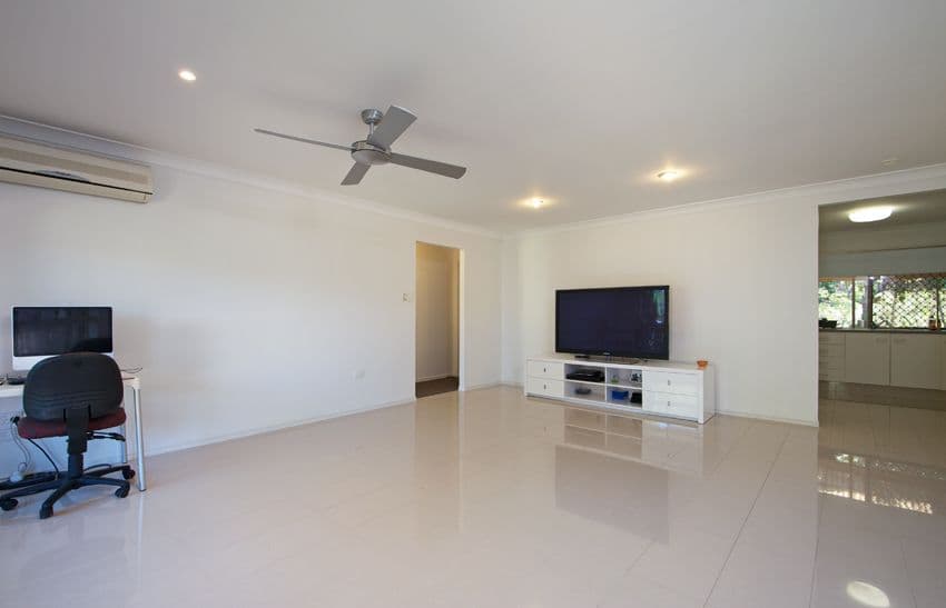 72 Usher Avenue, LABRADOR QLD 4215, Labrador - Thumbnail 3