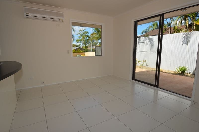 210 Olsen Avenue, ARUNDEL QLD 4214, Arundel - Thumbnail 5