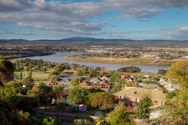 42 Newlands Street, TREVALLYN TAS 7250, Trevallyn - Thumbnail 2
