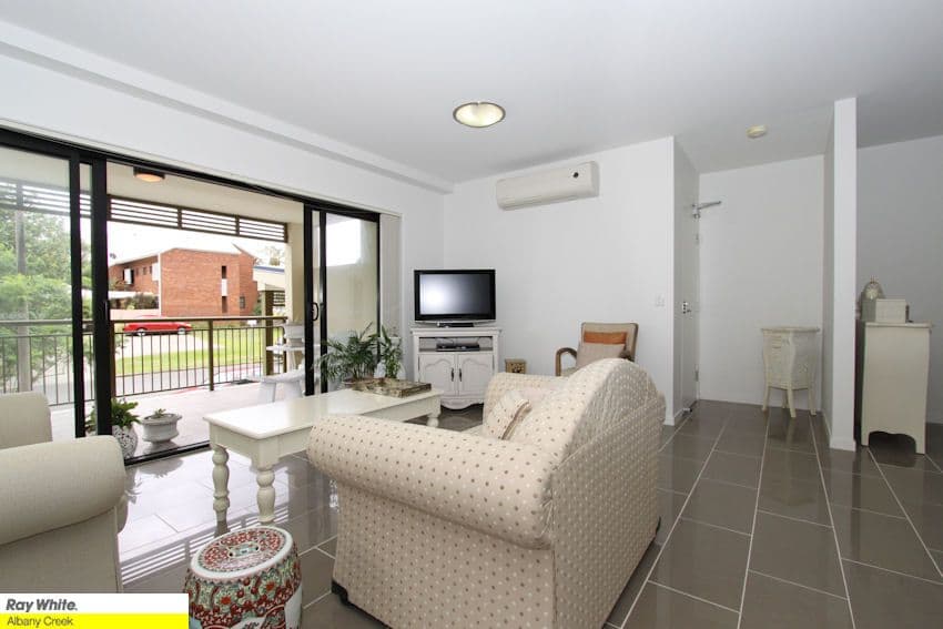 86 Brighton Road, SANDGATE QLD 4017, Sandgate - Thumbnail 5