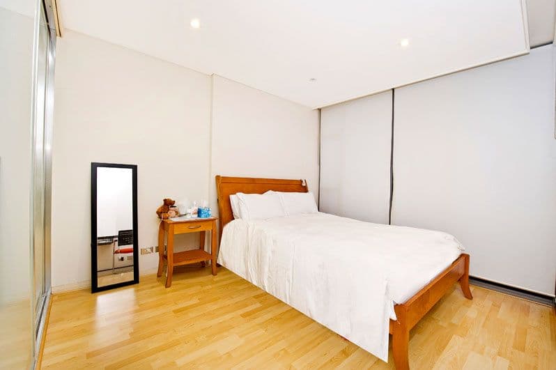 4 Lachlan Street, WATERLOO NSW 2017, Waterloo - Thumbnail 4
