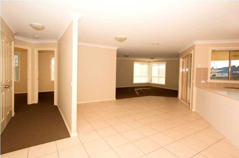 70 Ilumba Way, BATHURST NSW 2795, Bathurst - Thumbnail 8