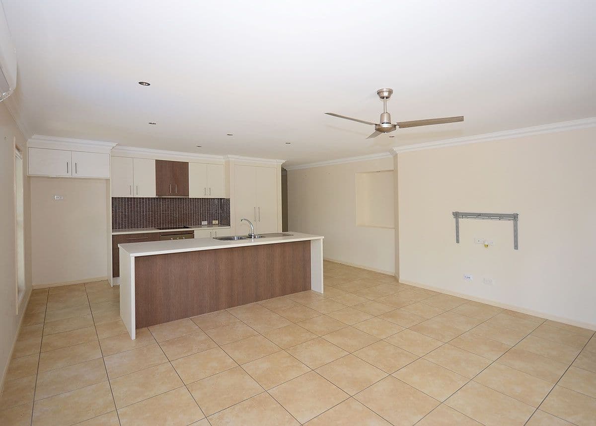 3 Bay Breeze Close, WONDUNNA QLD 4655, Wondunna - Thumbnail 3