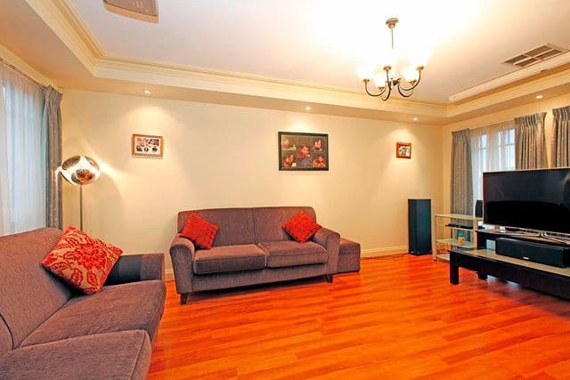 23 Boldrewood Parade, RESERVOIR VIC 3073, Reservoir - Thumbnail 4