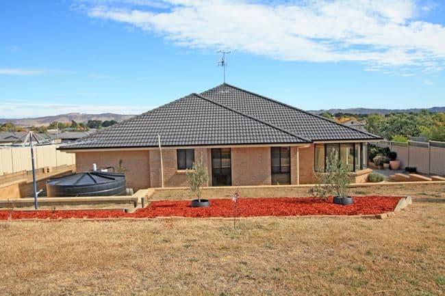 25 Mc Cusker Drive, BUNGENDORE NSW 2621, Bungendore - Thumbnail 2