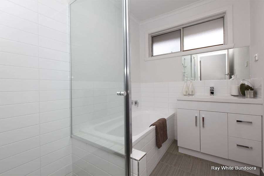 13 Lantana Avenue, THOMASTOWN VIC 3074, Thomastown - Thumbnail 3
