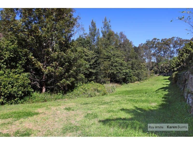 9 Pamela Place, KENMORE HILLS QLD 4069, Kenmore Hills - Thumbnail 3