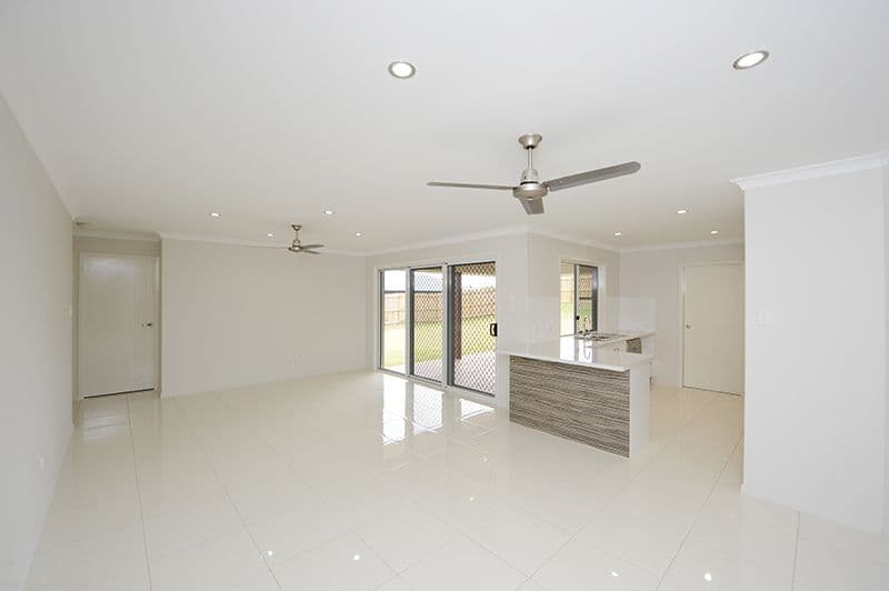 9 Florey Place, KIRKWOOD QLD 4680, Kirkwood - Thumbnail 3