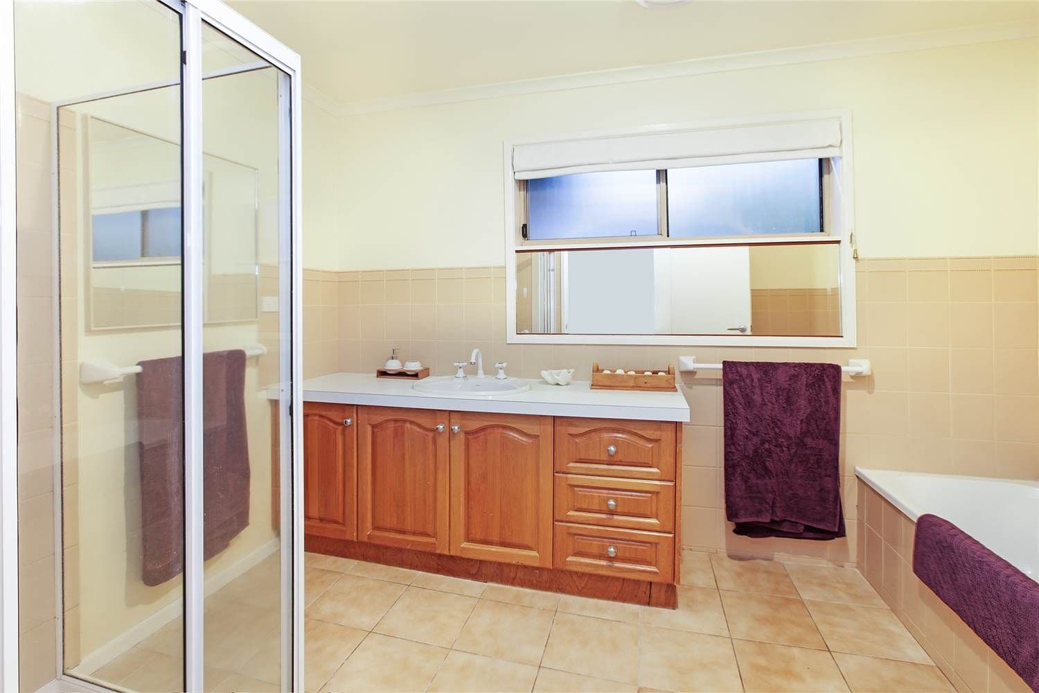 17 Brolga Crescent, WANDANA HEIGHTS VIC 3216, Wandana Heights - Thumbnail 8
