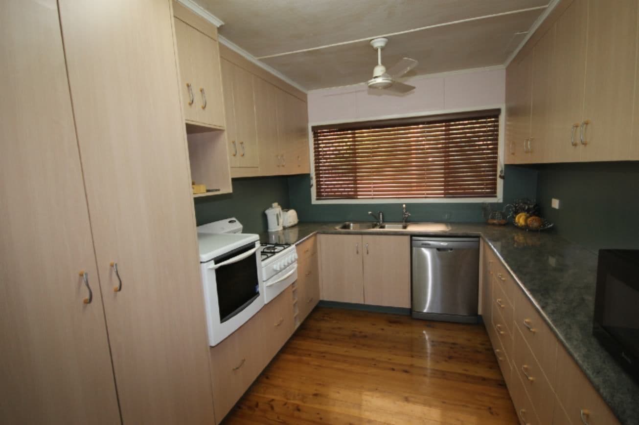 18 Hall Street, DALBY QLD 4405, Dalby - Thumbnail 3