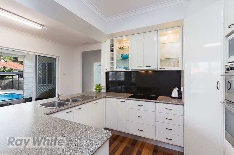 13 Arrowsmith Street, CAMP HILL QLD 4152, Camp Hill - Thumbnail 2