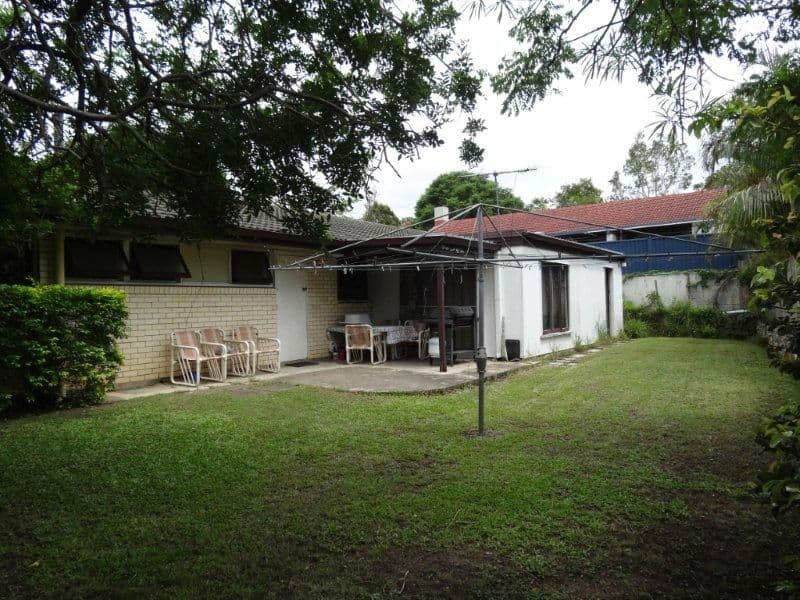 19 Lochiel Street, KENMORE QLD 4069, Kenmore - Thumbnail 2