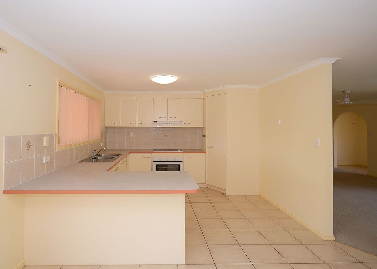 1 Kestrel Court, ELI WATERS QLD 4655, Eli Waters - Thumbnail 7