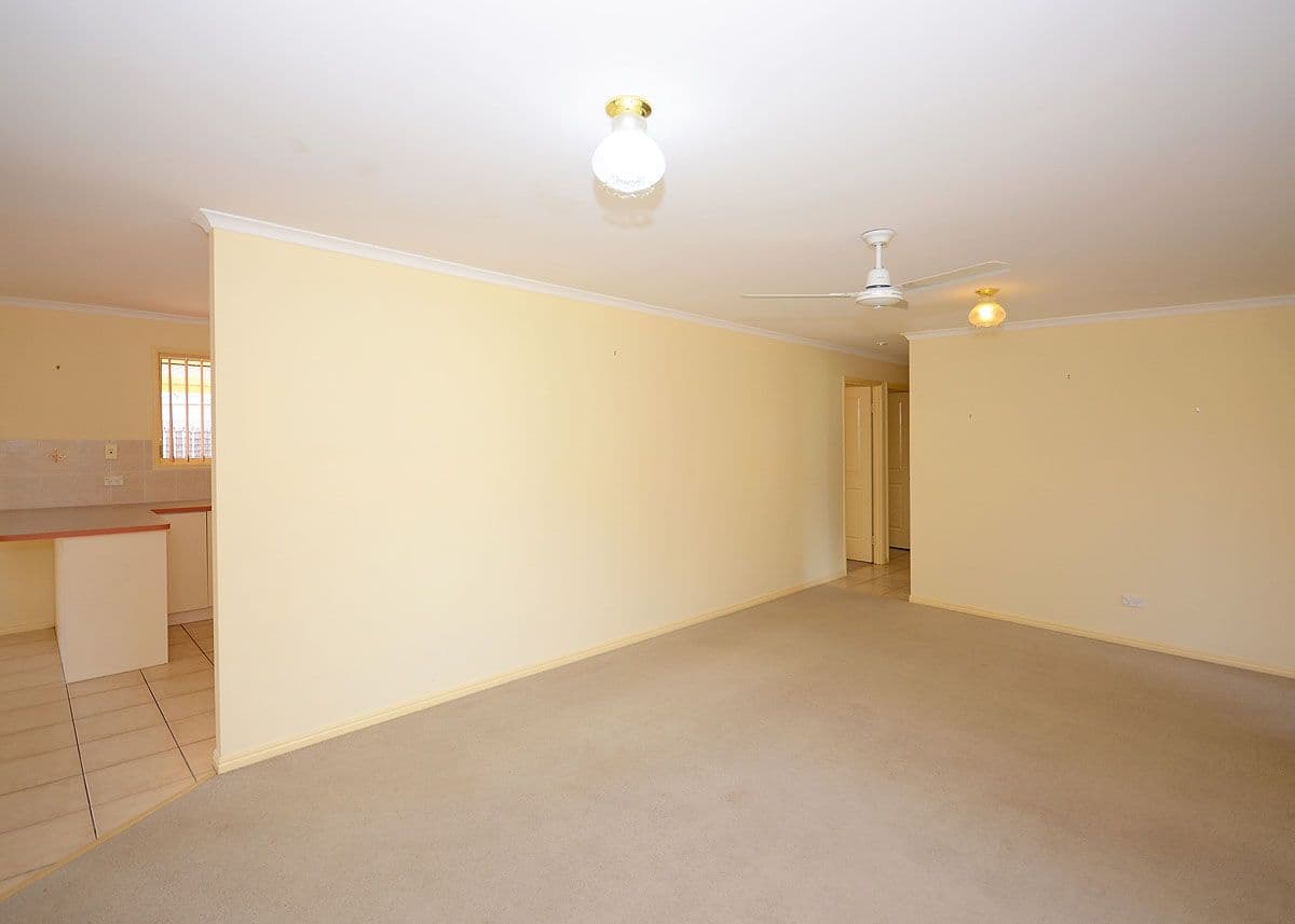 1 Kestrel Court, ELI WATERS QLD 4655, Eli Waters - Thumbnail 8