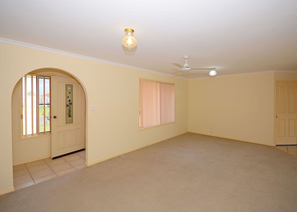 1 Kestrel Court, ELI WATERS QLD 4655, Eli Waters - Thumbnail 4