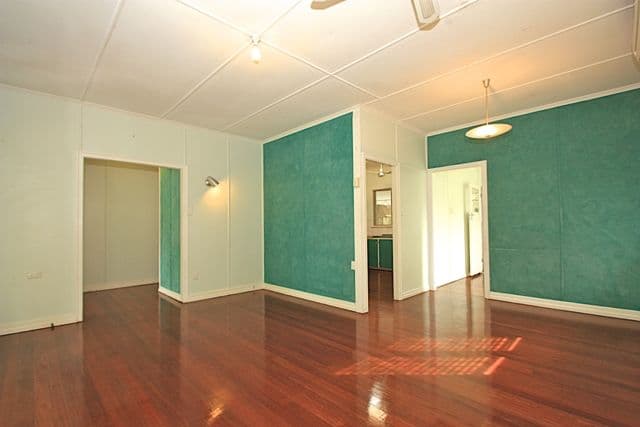 18 Orchard Street, EASTERN HEIGHTS QLD 4305, Eastern Heights - Thumbnail 2