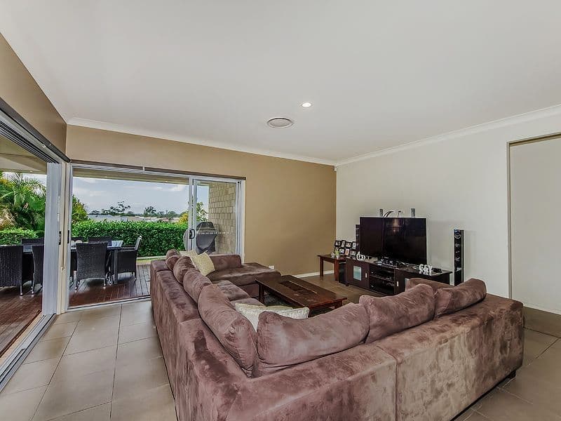 6 Campelles Avenue, VARSITY LAKES QLD 4227, Varsity Lakes - Thumbnail 2
