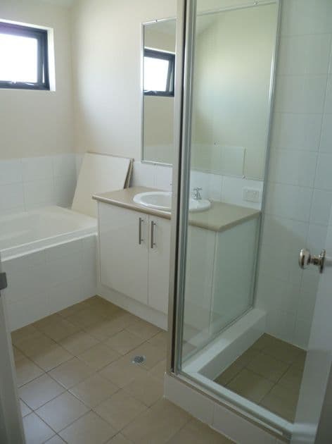 Unit 1/35 Harman Place, AVELEY WA 6069, Aveley - Thumbnail 2