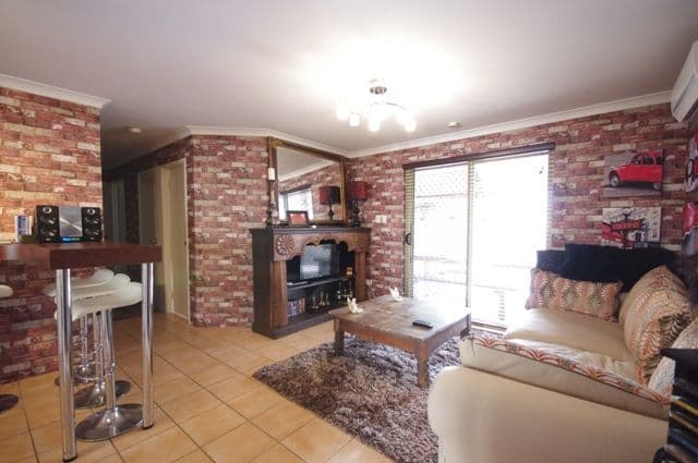 18b Chestnut Grove, MIRRABOOKA WA 6061, Mirrabooka - Thumbnail 2
