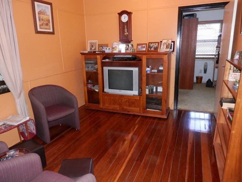 28 Ferrett Street, SADLIERS CROSSING QLD 4305, Sadliers Crossing - Thumbnail 4
