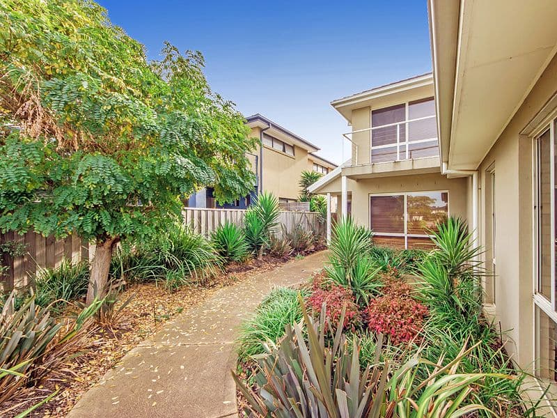 17 Lowess Lane, POINT COOK VIC 3030, Point Cook - Thumbnail 4