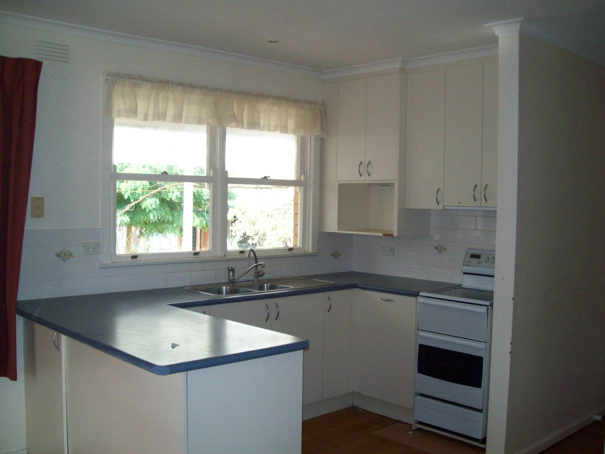 37 Glendinning Street, BALMORAL VIC 3407, Balmoral - Thumbnail 2