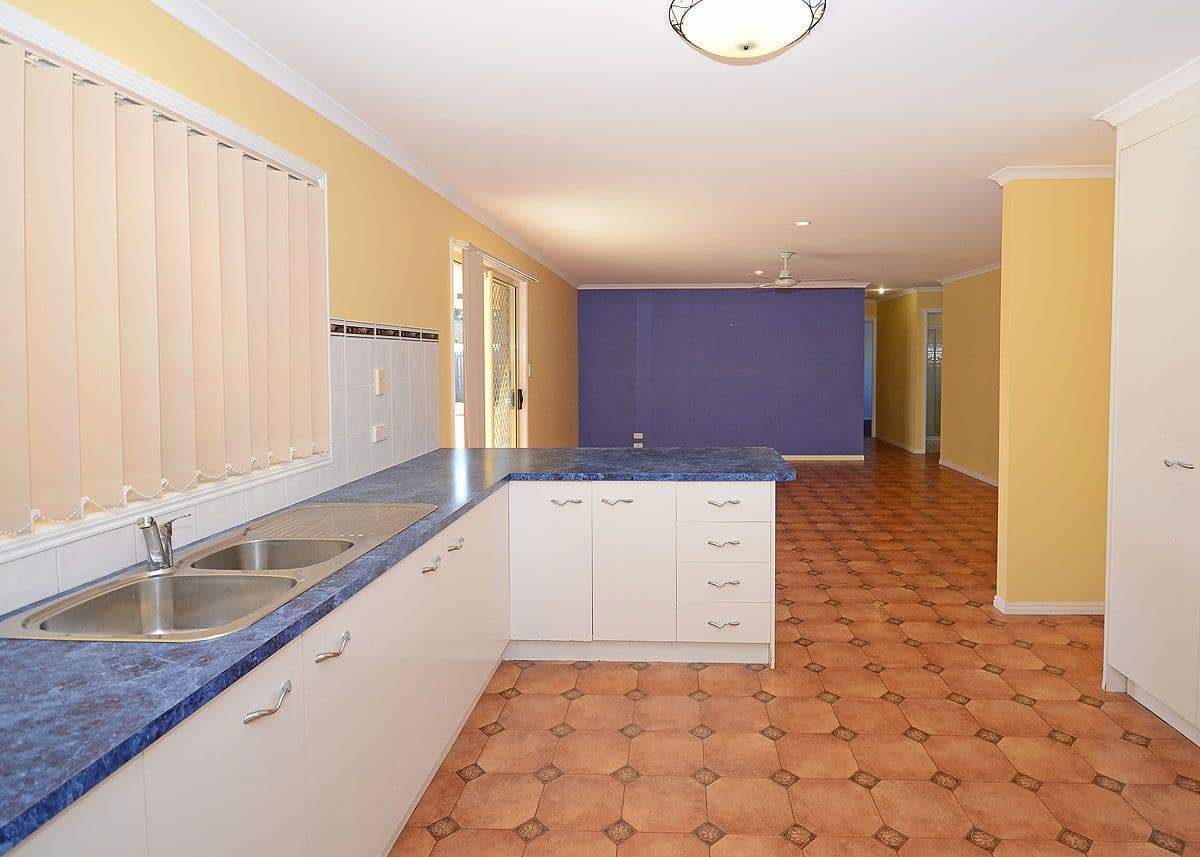 5 Sharyn Court, POINT VERNON QLD 4655, Point Vernon - Thumbnail 2