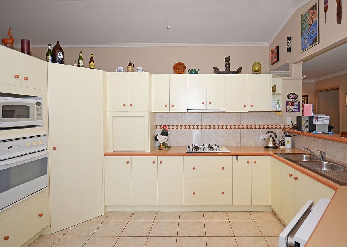 25 Oceanview Street, POINT VERNON QLD 4655, Point Vernon - Thumbnail 8
