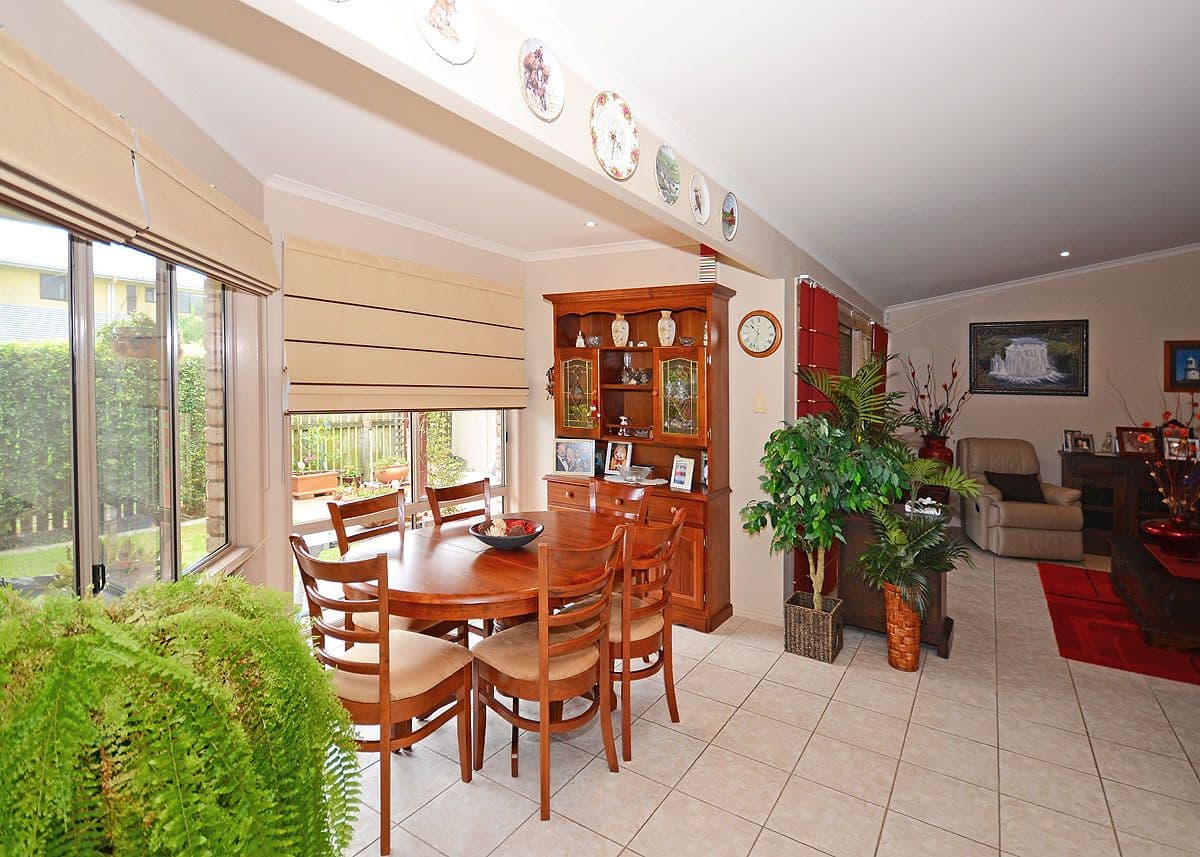 25 Oceanview Street, POINT VERNON QLD 4655, Point Vernon - Thumbnail 5