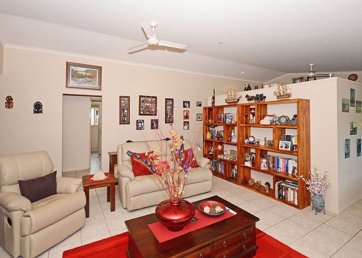 25 Oceanview Street, POINT VERNON QLD 4655, Point Vernon - Thumbnail 7
