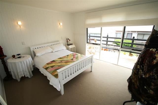 15 Terry Crescent, WIMBLEDON HEIGHTS VIC 3922, Wimbledon Heights - Thumbnail 8